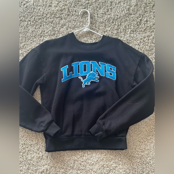 Antigua Tops - Detroit Lions Antigua Sweatshirt